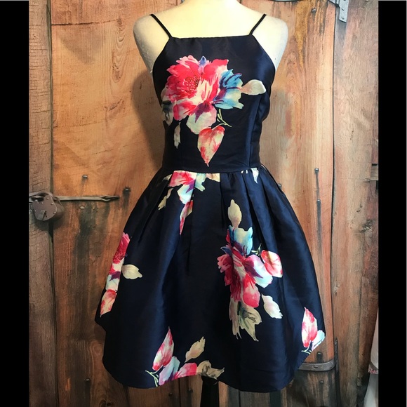 Miss Ave Dresses & Skirts - 🌼B1G1 Free Miss Ave stunning dress offers welcome